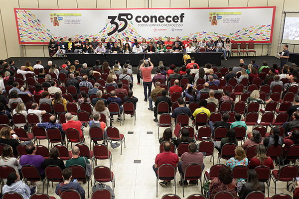 http://www.fenae.org.br/portal/data/files/60/C6/91/6E/FCF4C6100DB5A0C6403A91A8/ABERTURA%20CONGRESSOS%20600X400.jpg