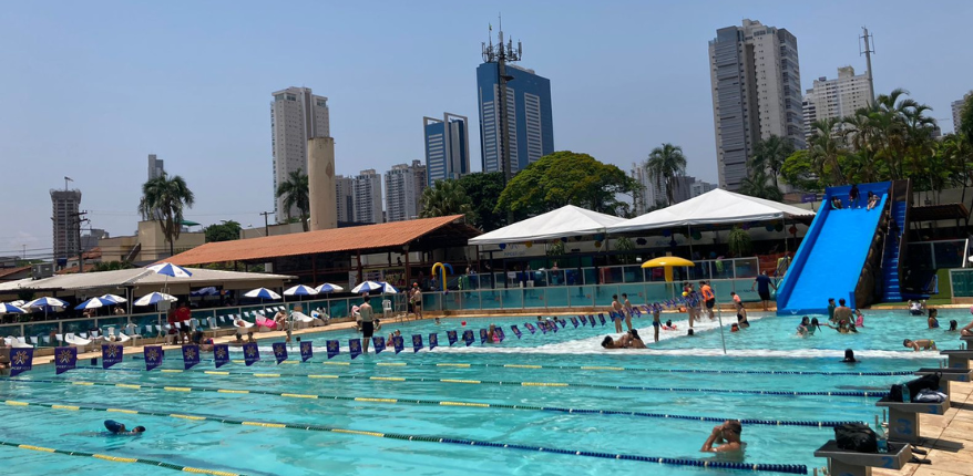 APCEF/SP  Aula de natação é uma opção de prática esportiva completa no  clube da APCEF - APCEF/SP