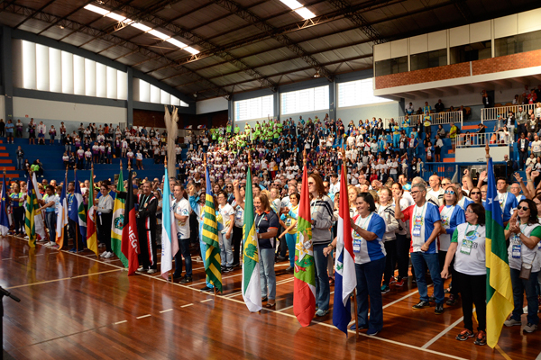 DESFILE FENACEF 600X400.jpg